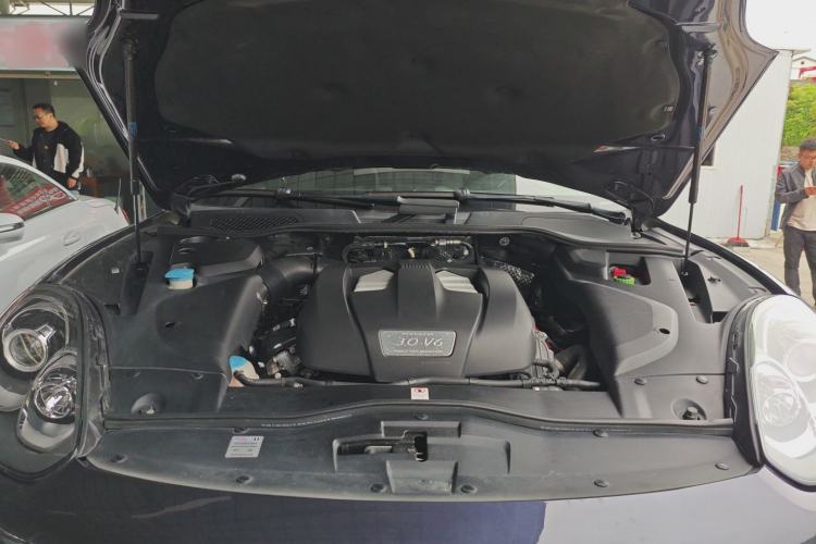 Used Porsche Cayenne 2016 Cayenne 3.0T Engine Bay