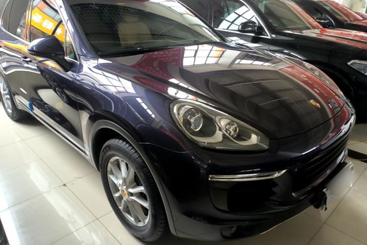 Used Porsche Cayenne 2016 Cayenne 3.0T Front Right 45 Deg