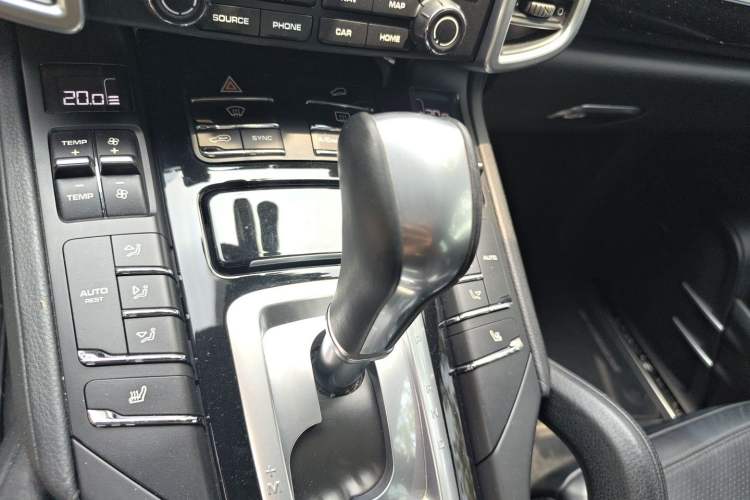 Used Porsche Cayenne 2016 Cayenne Platinum Edition 3.0T Gear Lever