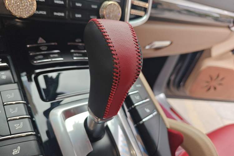 Used Porsche Cayenne 2016 Cayenne 3.0T Gear Lever