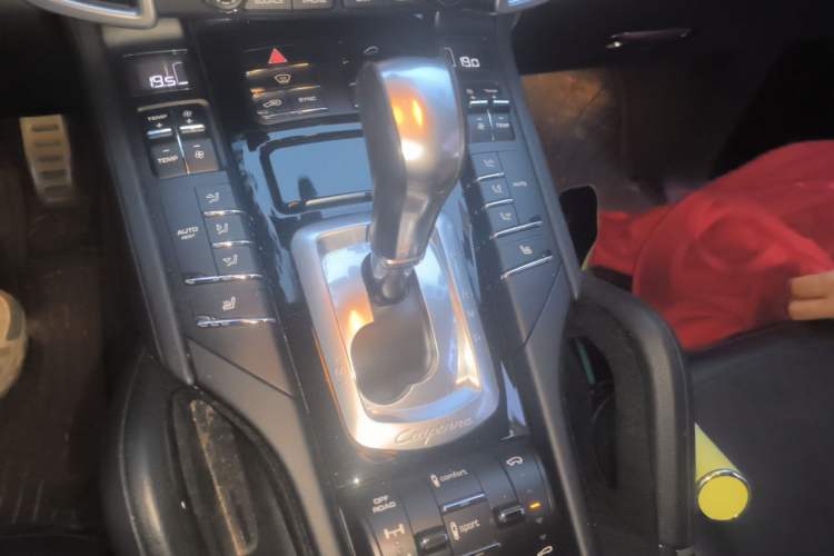 Used Porsche Cayenne 2016 Cayenne Platinum Edition 3.0T Gear Lever