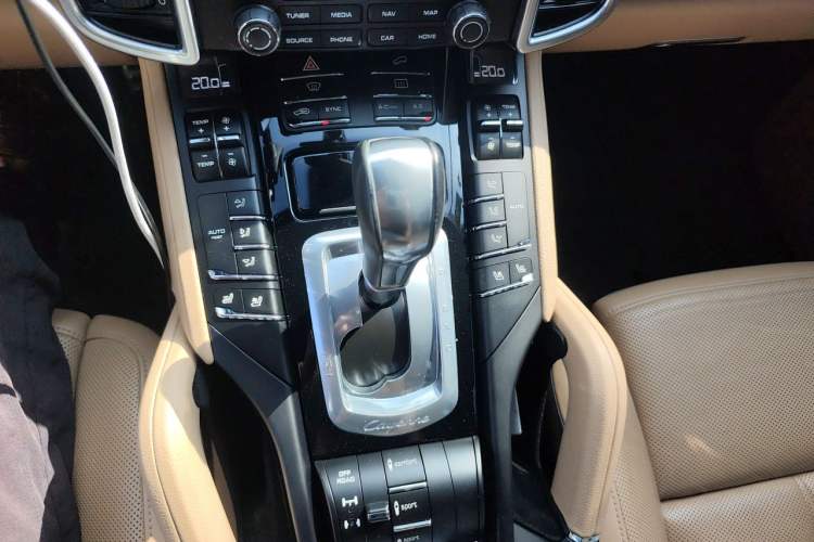 Used Porsche Cayenne 2016 Cayenne 3.0T Gear Lever