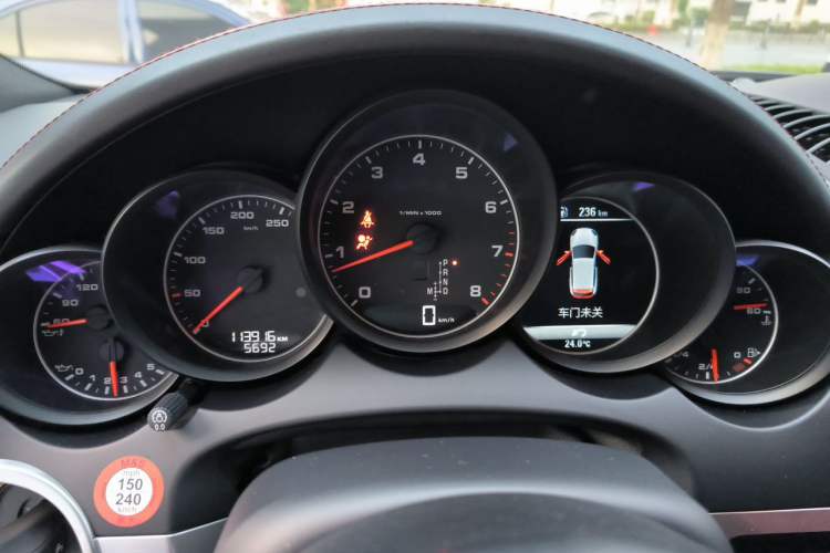Used Porsche Cayenne 2016 Cayenne 3.0T Instrument Cluster