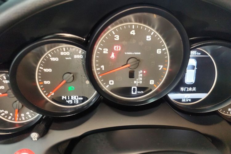 Used Porsche Cayenne 2016 Cayenne Platinum Edition 3.0T Instrument Cluster