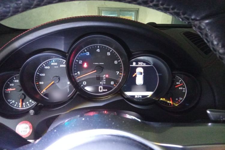 Used Porsche Cayenne 2016 Cayenne Platinum Edition 3.0T Instrument Cluster