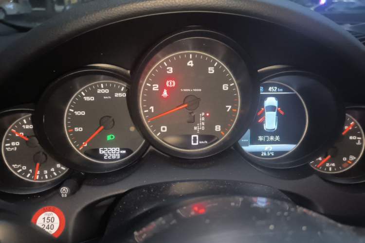 Used Porsche Cayenne 2016 Cayenne Platinum Edition 3.0T Instrument Cluster
