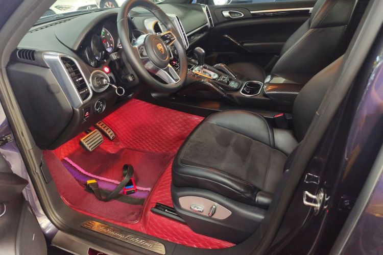 Used Porsche Cayenne 2016 Cayenne Platinum Edition 3.0T Left Front Seat