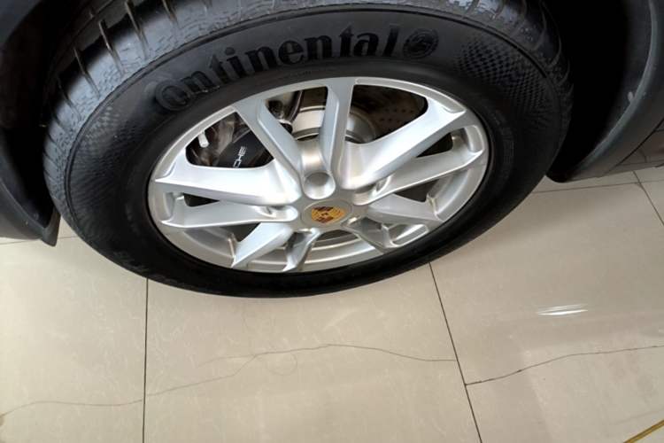 Used Porsche Cayenne 2016 Cayenne 3.0T Left Front Wheel Hub