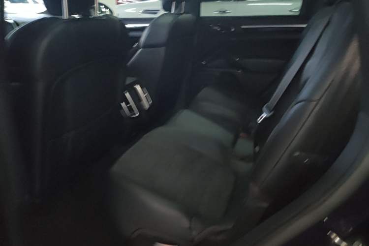Used Porsche Cayenne 2016 Cayenne Platinum Edition 3.0T Left Rear Seat