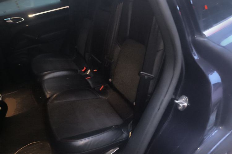 Used Porsche Cayenne 2016 Cayenne Platinum Edition 3.0T Left Rear Seat