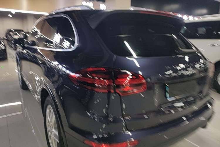 Used Porsche Cayenne 2016 Cayenne Platinum Edition 3.0T Rear Left 45 Deg