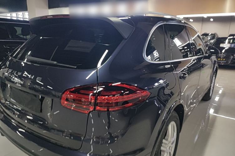 Used Porsche Cayenne 2016 Cayenne Platinum Edition 3.0T Rear Right 45 Deg