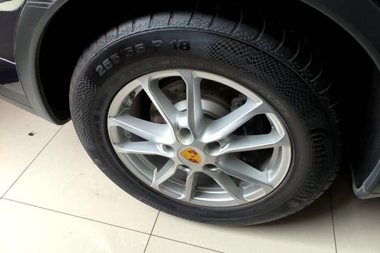 Used Porsche Cayenne 2016 Cayenne 3.0T Right Rear Wheel Hub