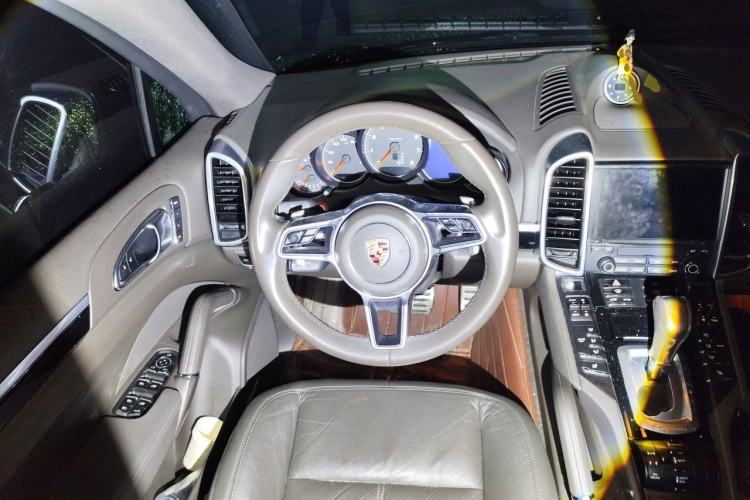 Used Porsche Cayenne 2016 Cayenne 3.0T Steering Wheel