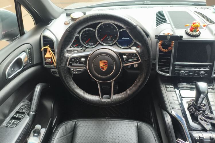 Used Porsche Cayenne 2016 Cayenne 3.0T Steering Wheel