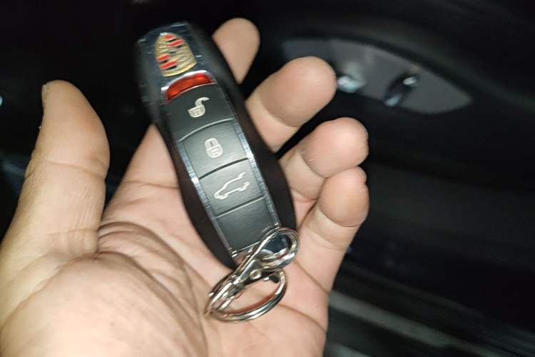 Used Porsche Cayenne 2016 Cayenne Platinum Edition 3.0T Vehicle Key