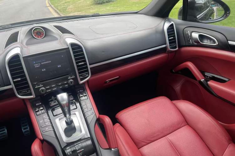 Used Porsche Cayenne 2016 Cayenne 3.0T Audio And AC Panel