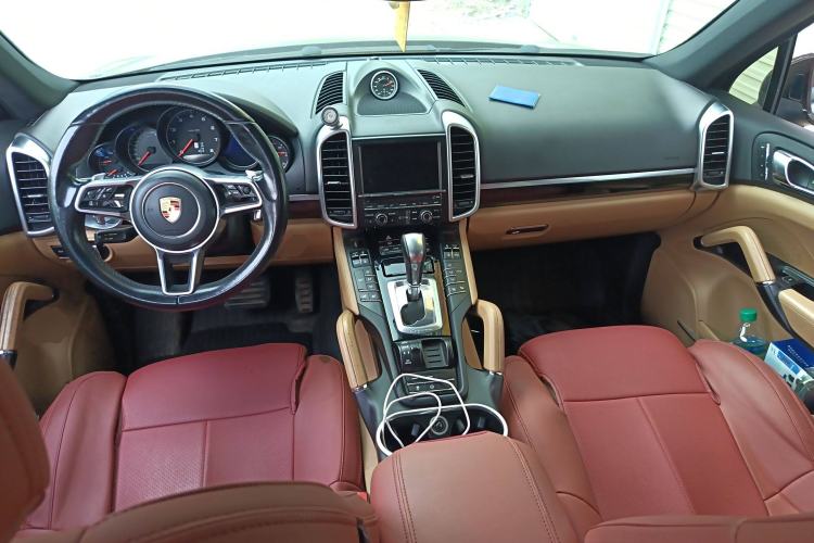 Used Porsche Cayenne 2016 3.6 V6 U.S. specification Center Console