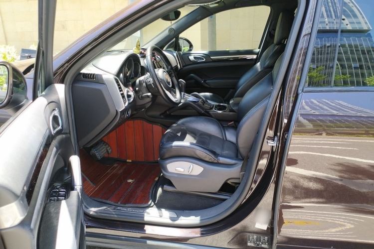 Used Porsche Cayenne 2016 Cayenne Platinum Edition 3.0T Driver Seat