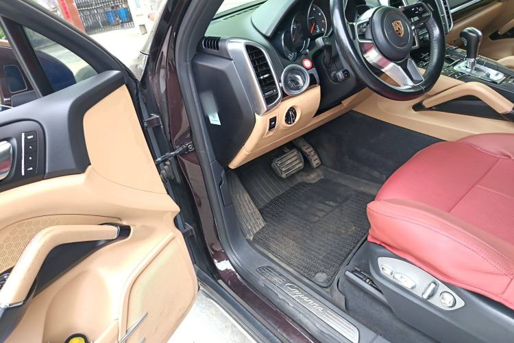 Used Porsche Cayenne 2016 3.6 V6 U.S. specification Driver Seat