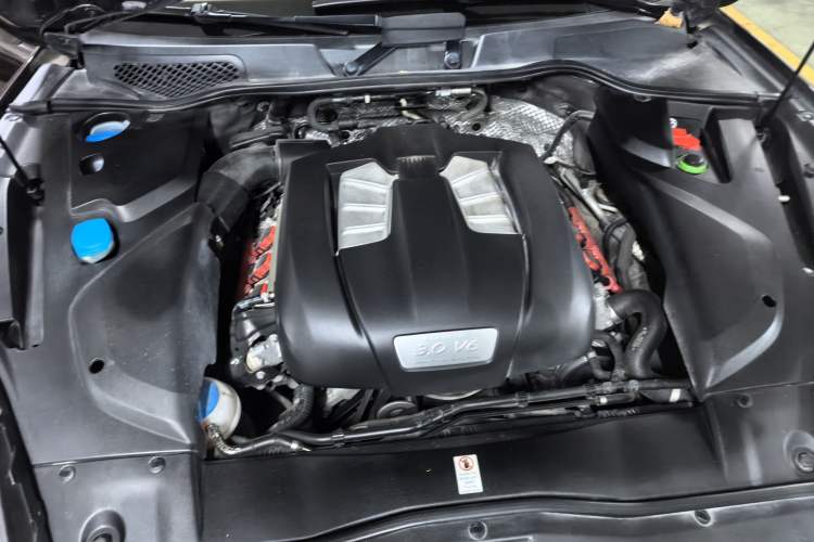 Used Porsche Cayenne 2016 Cayenne 3.0T Engine Bay