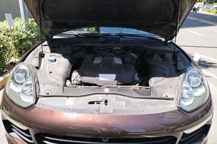 Used Porsche Cayenne 2016 Cayenne Platinum Edition 3.0T Engine Bay