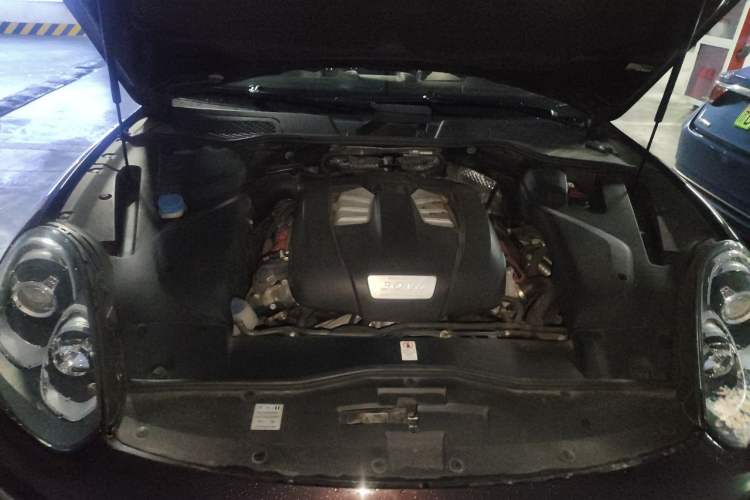 Used Porsche Cayenne 2016 Cayenne 3.0T Engine Bay