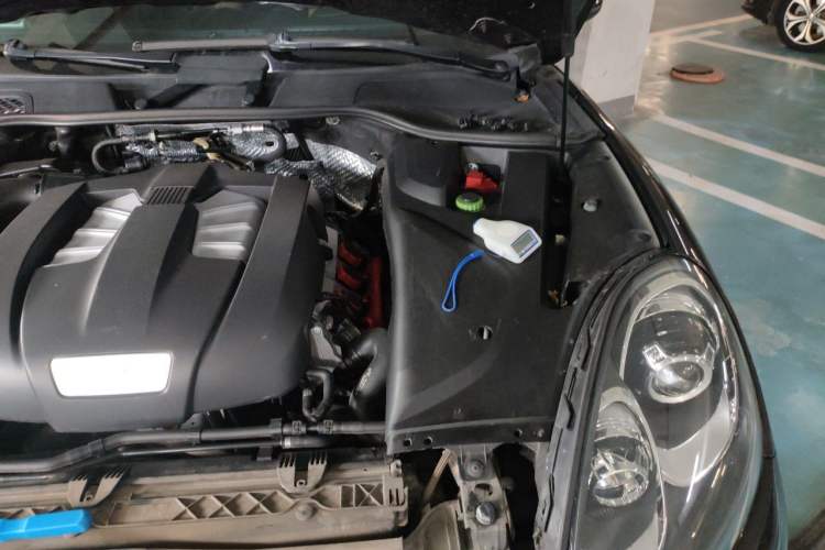 Used Porsche Cayenne 2016 Cayenne 3.0T Engine Bay Left
