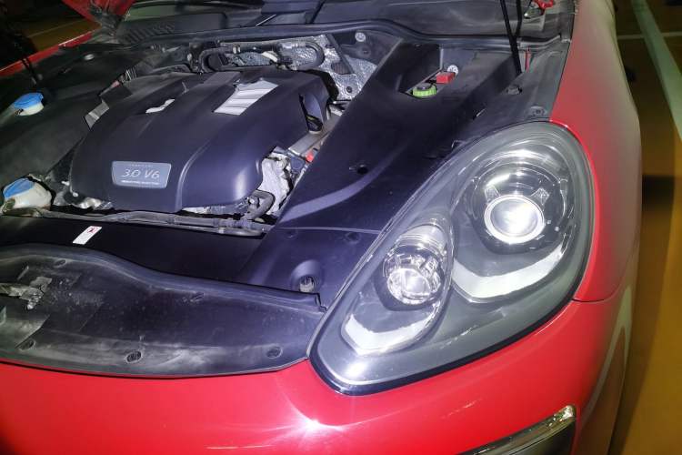 Used Porsche Cayenne 2016 Cayenne 3.0T Engine Bay Left