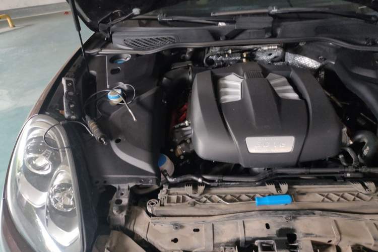 Used Porsche Cayenne 2016 Cayenne 3.0T Engine Bay Right
