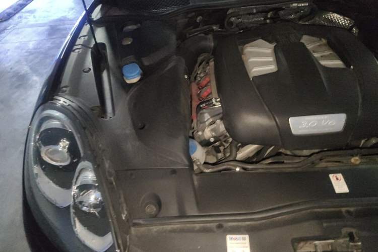 Used Porsche Cayenne 2016 Cayenne 3.0T Engine Bay Right