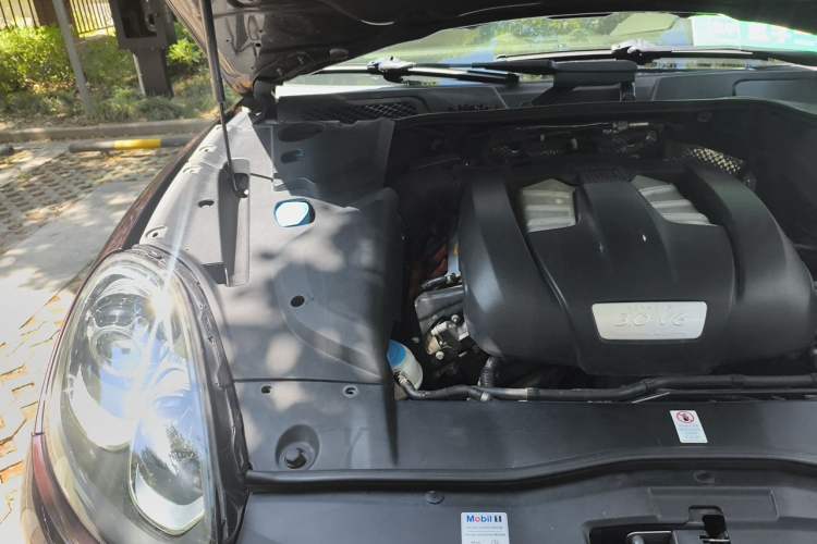 Used Porsche Cayenne 2016 Cayenne 3.0T Engine Bay Right
