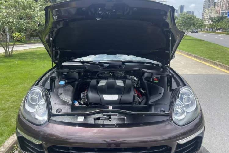 Used Porsche Cayenne 2016 Cayenne 3.0T Engine Bay