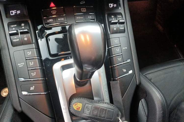 Used Porsche Cayenne 2016 Cayenne 3.0T Gear Lever