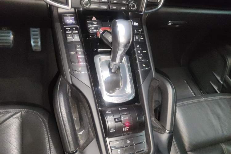 Used Porsche Cayenne 2016 Cayenne 3.0T Gear Lever