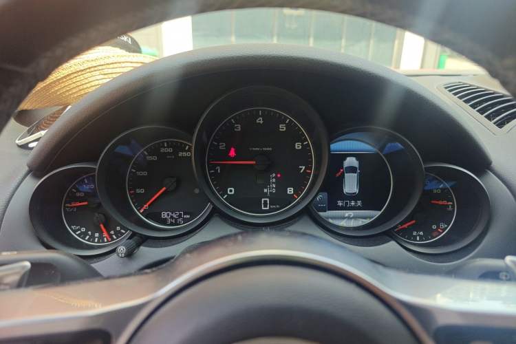 Used Porsche Cayenne 2016 Cayenne 3.0T Instrument Cluster