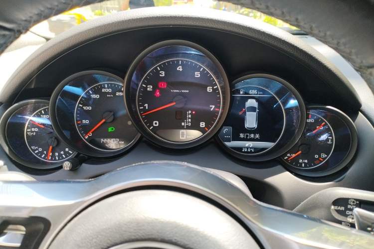 Used Porsche Cayenne 2016 Cayenne Platinum Edition 3.0T Instrument Cluster