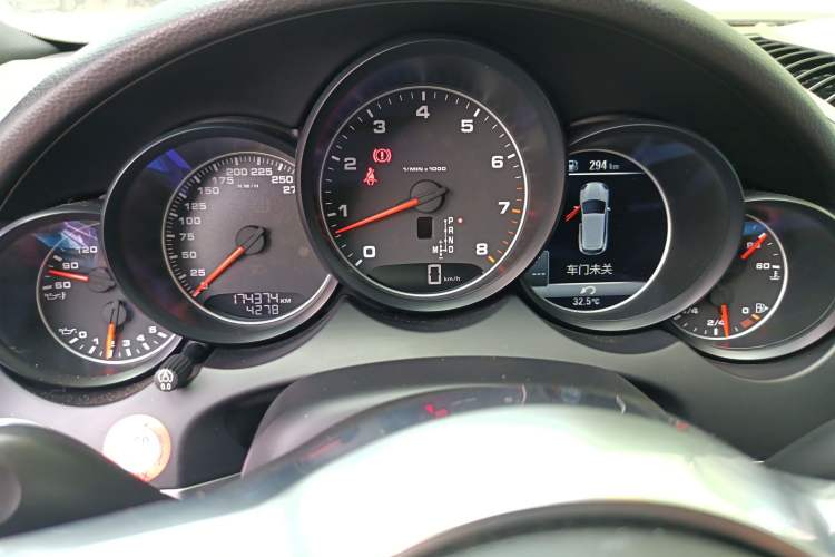 Used Porsche Cayenne 2016 3.6 V6 U.S. specification Instrument Cluster