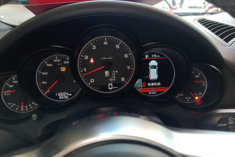Used Porsche Cayenne 2016 Cayenne 3.0T Instrument Cluster