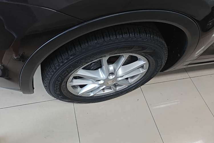 Used Porsche Cayenne 2016 Cayenne 3.0T Left Front Wheel Hub