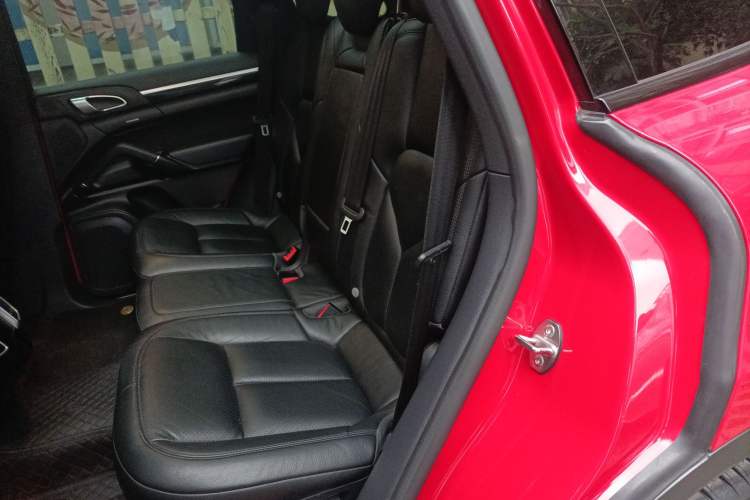 Used Porsche Cayenne 2016 Cayenne 3.0T Left Rear Seat