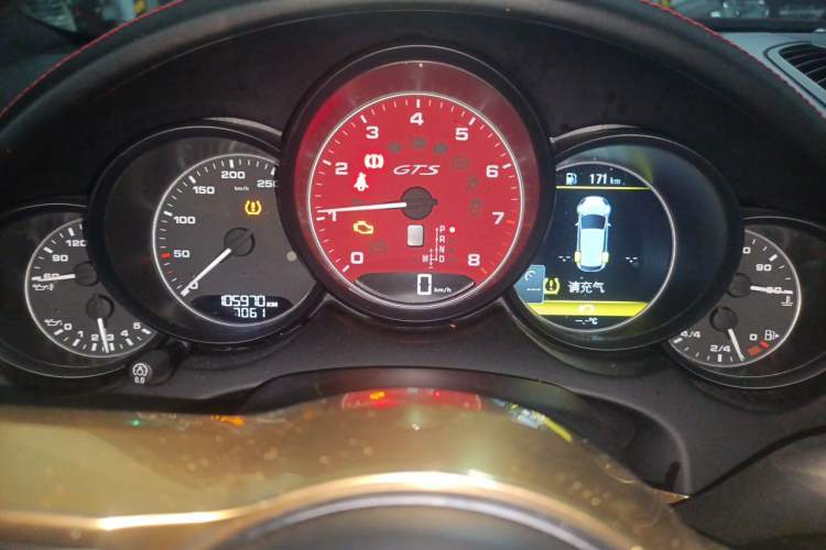 Used Porsche Cayenne 2016 Cayenne GTS 3.6T Odometer Close Up