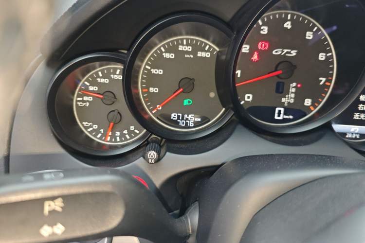 Used Porsche Cayenne 2016 Cayenne GTS 3.6T Odometer Close Up