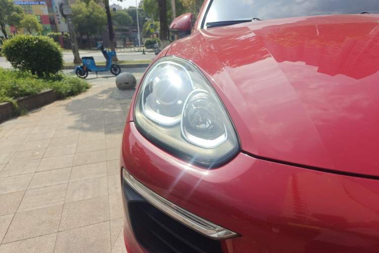 Used Porsche Cayenne 2016 Cayenne 3.0T Right Front Headlight