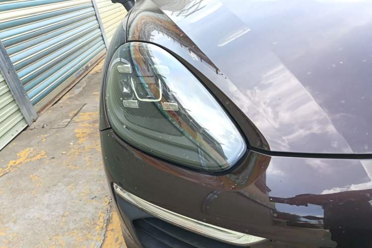 Used Porsche Cayenne 2016 3.6 V6 U.S. specification Right Front Headlight
