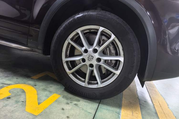 Used Porsche Cayenne 2016 Cayenne 3.0T Right Front Wheel Hub
