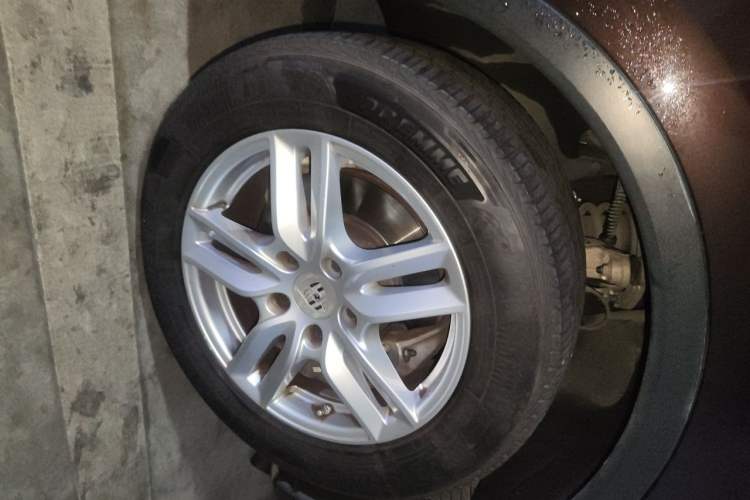 Used Porsche Cayenne 2016 Cayenne 3.0T Right Front Wheel Hub