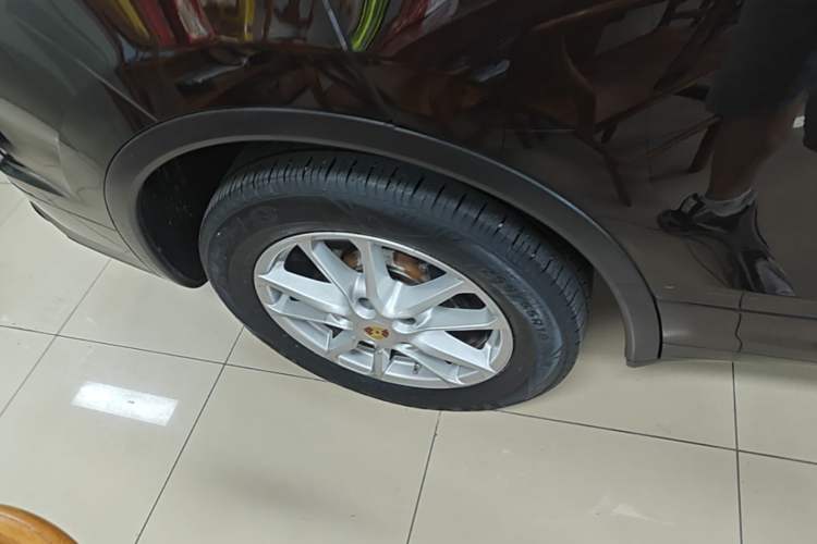 Used Porsche Cayenne 2016 Cayenne 3.0T Right Rear Wheel Hub