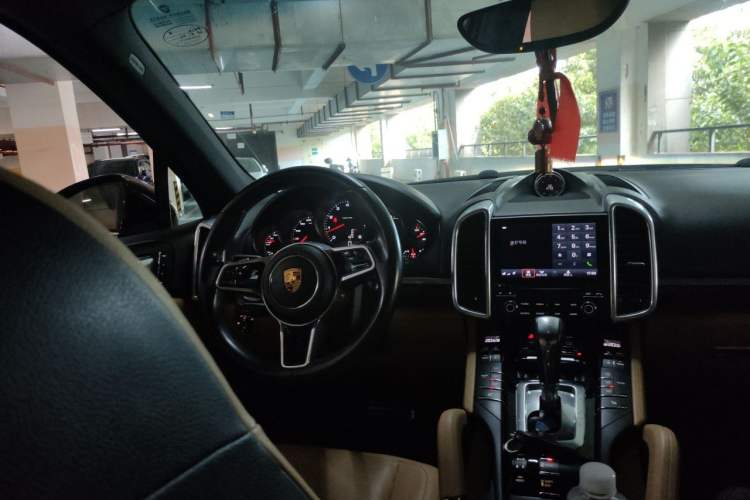 Used Porsche Cayenne 2016 Cayenne 3.0T Steering Wheel