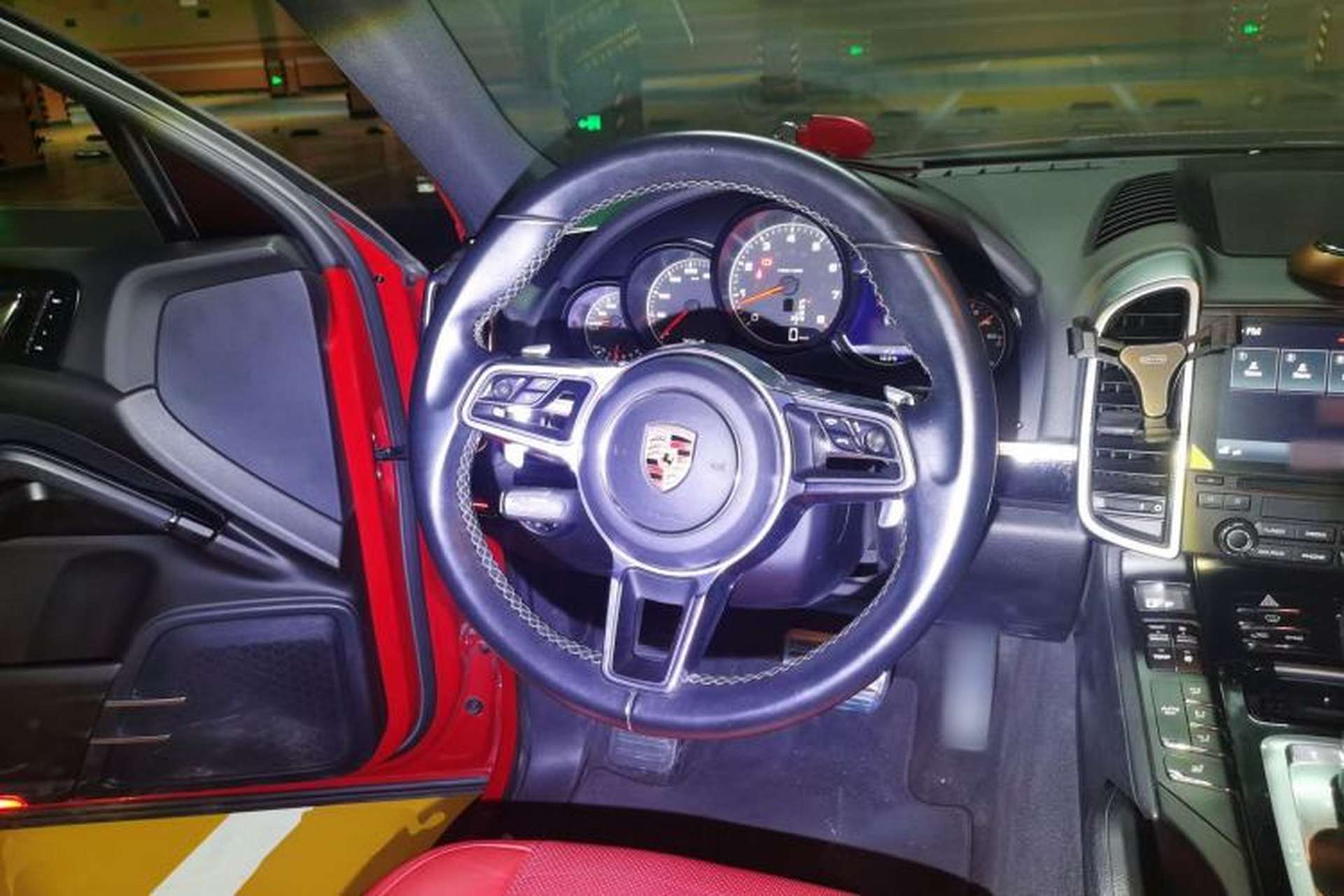 Used Porsche Cayenne 2016 Cayenne 3.0T Steering Wheel